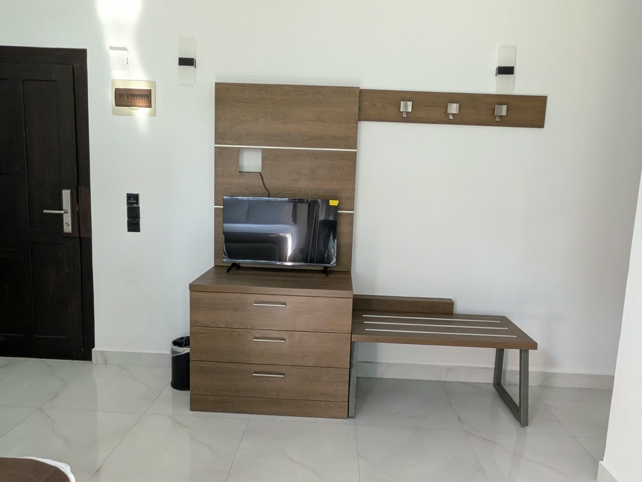 Wooden storage console and wall hooks