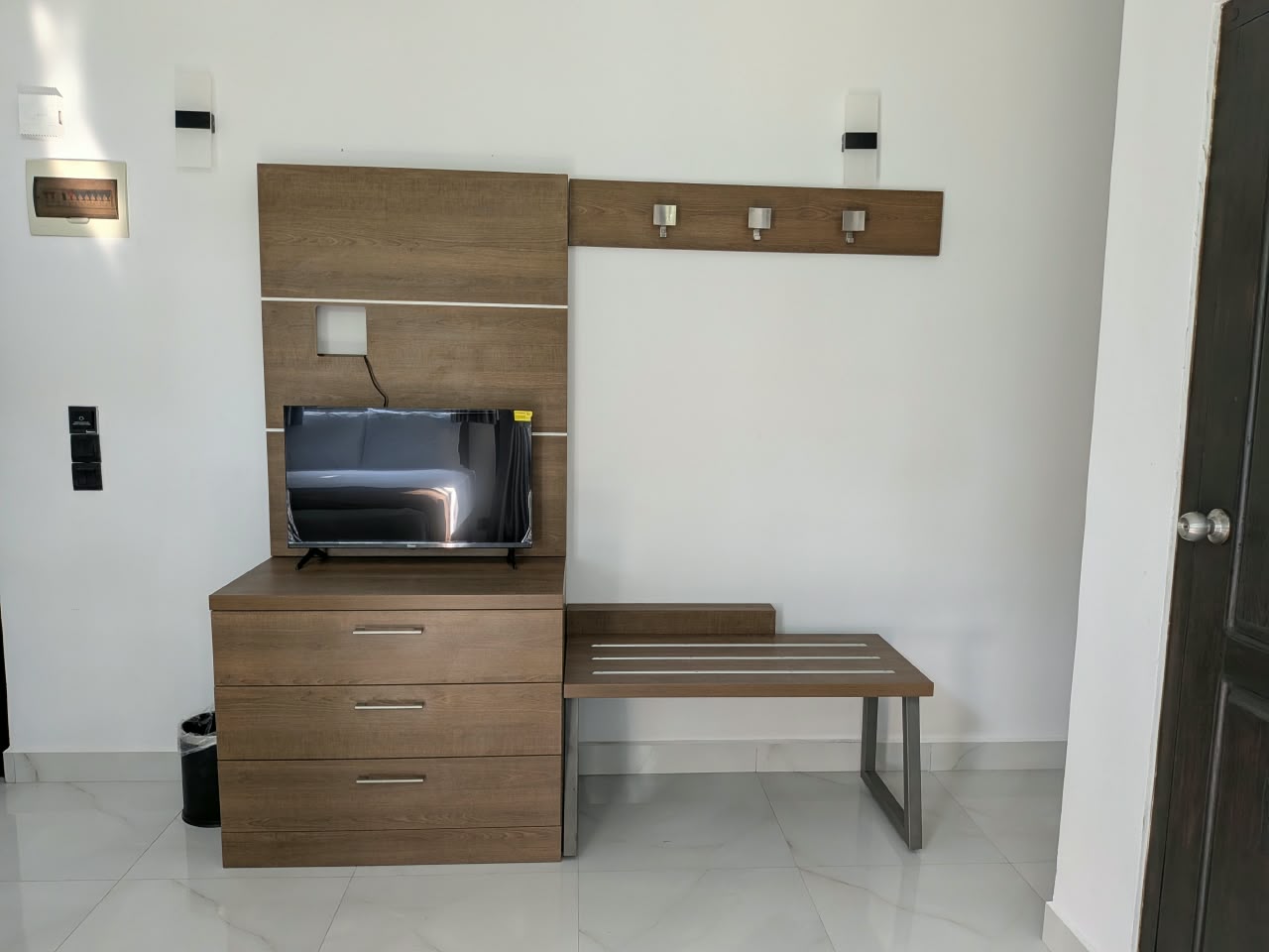 Entertainment & Storage